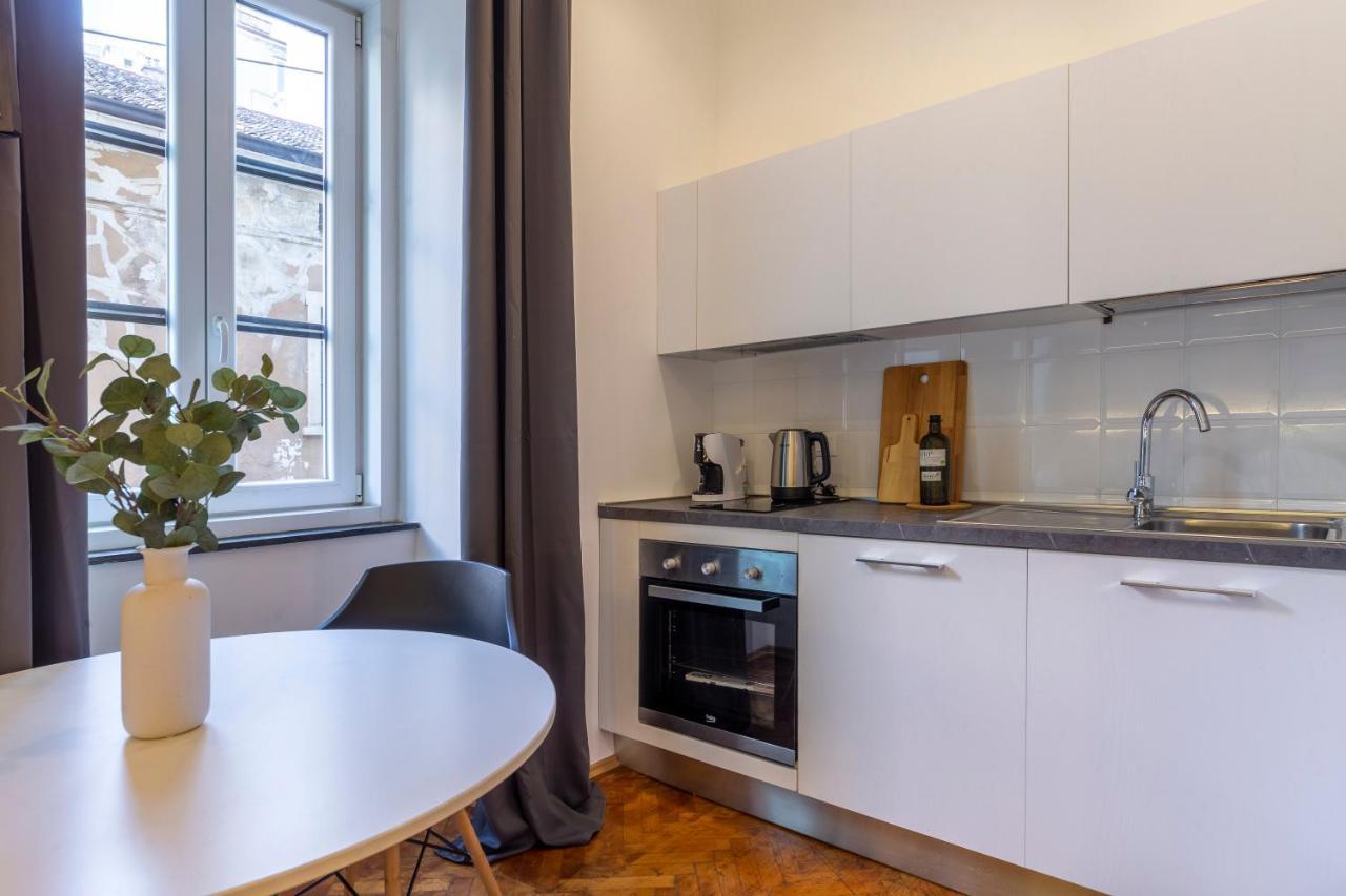 Amazing Studio In The City Center + Wifi Trieste Extérieur photo