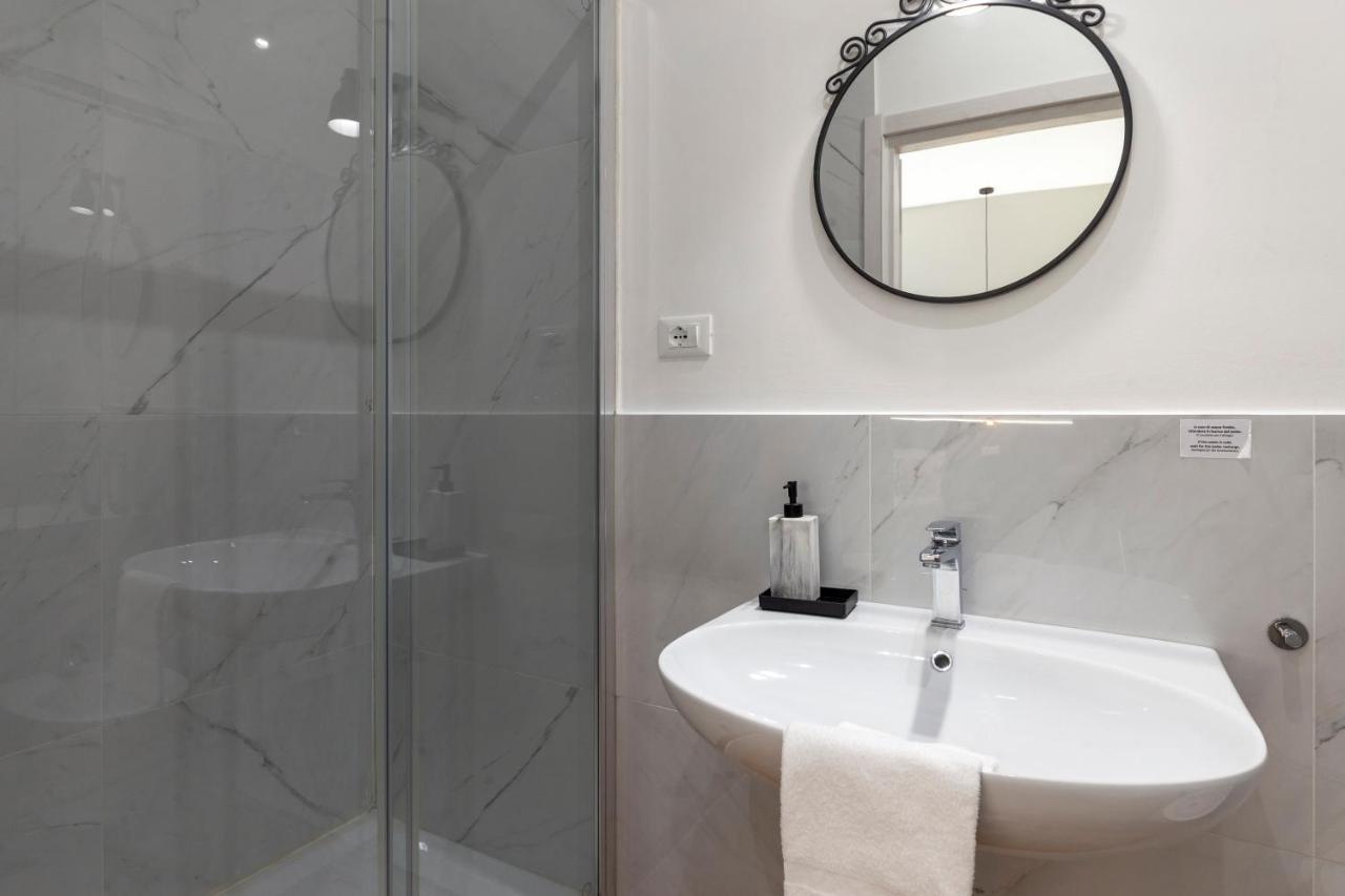 Amazing Studio In The City Center + Wifi Trieste Extérieur photo