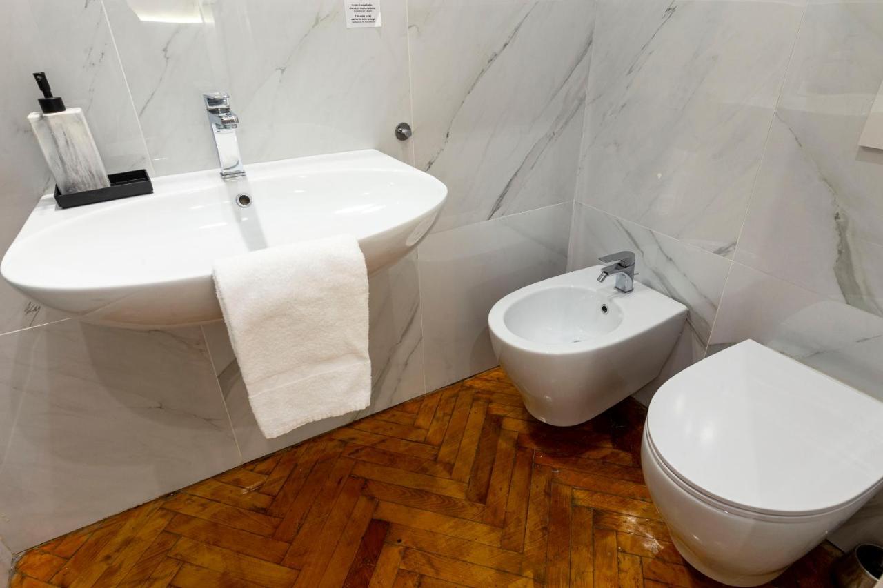 Amazing Studio In The City Center + Wifi Trieste Extérieur photo